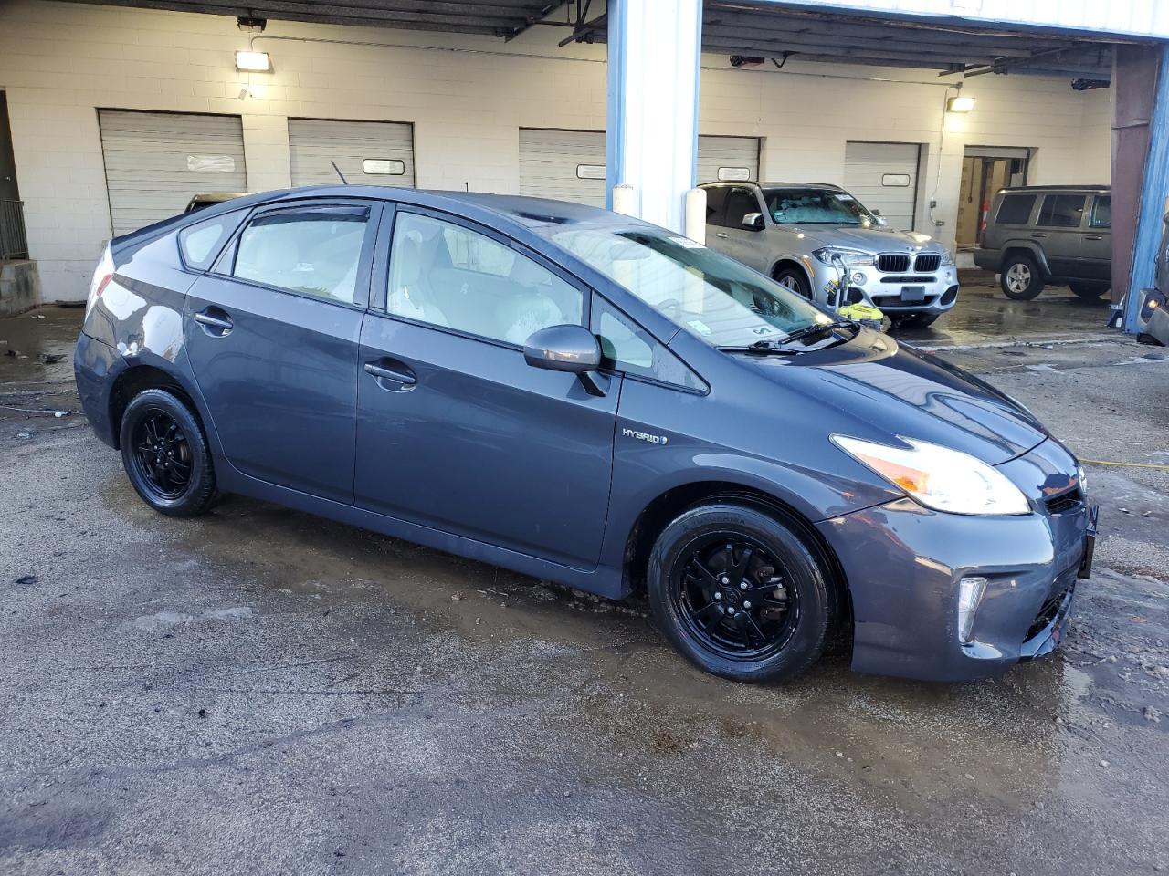 2013 TOYOTA PRIUS - Image 4