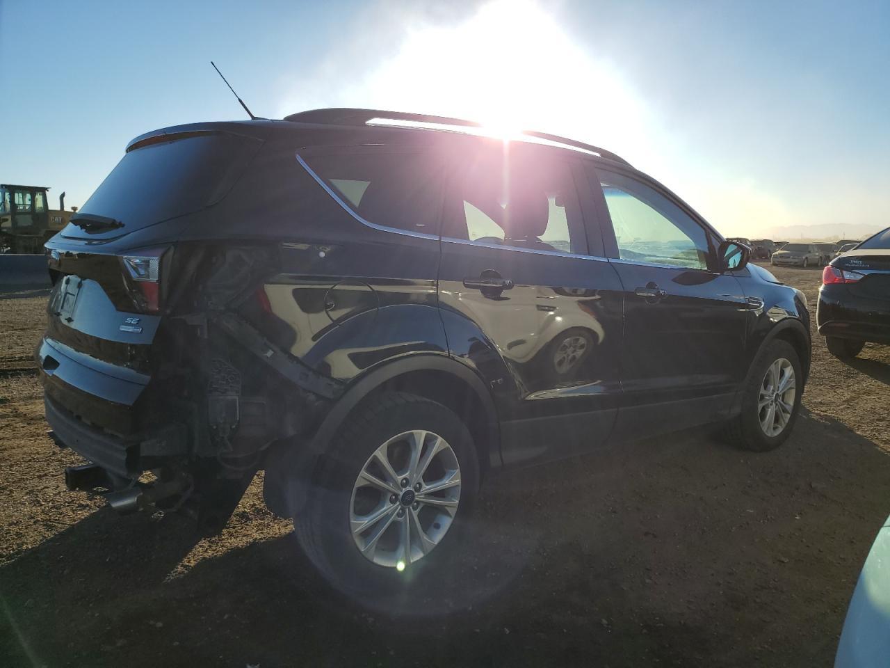 2017 FORD ESCAPE SE - Фото 3