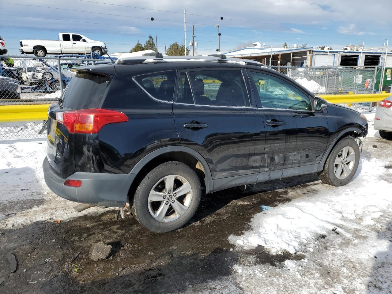 2015 TOYOTA RAV4 XLE - Фото 3