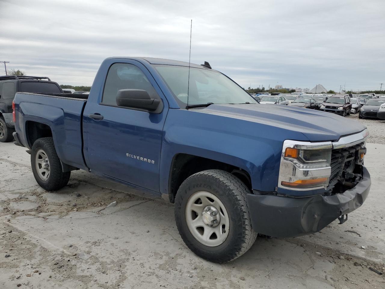 2017 CHEVROLET SILVERADO - Image 4