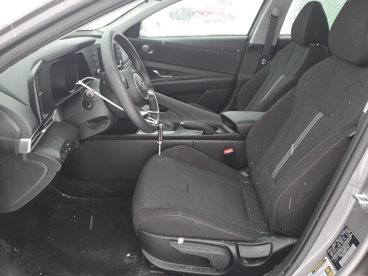 2023 HYUNDAI ELANTRA SE - Фото 7