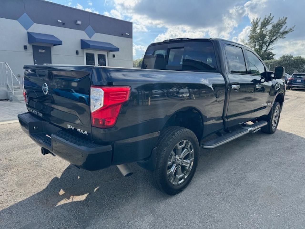 2017 NISSAN TITAN XD S - Image 3