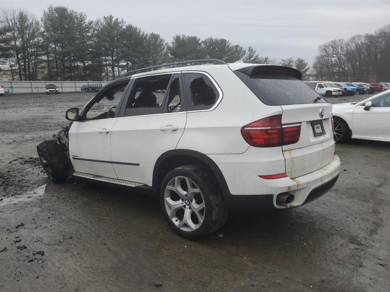 2013 BMW X5 XDRIVE3 - Image 2