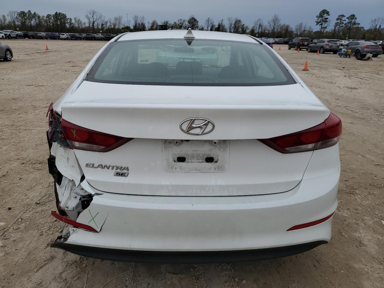 2018 HYUNDAI ELANTRA SE - Image 6