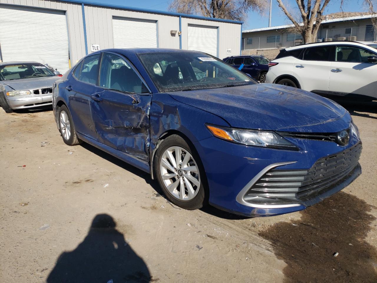 2023 TOYOTA CAMRY LE - Фото 4