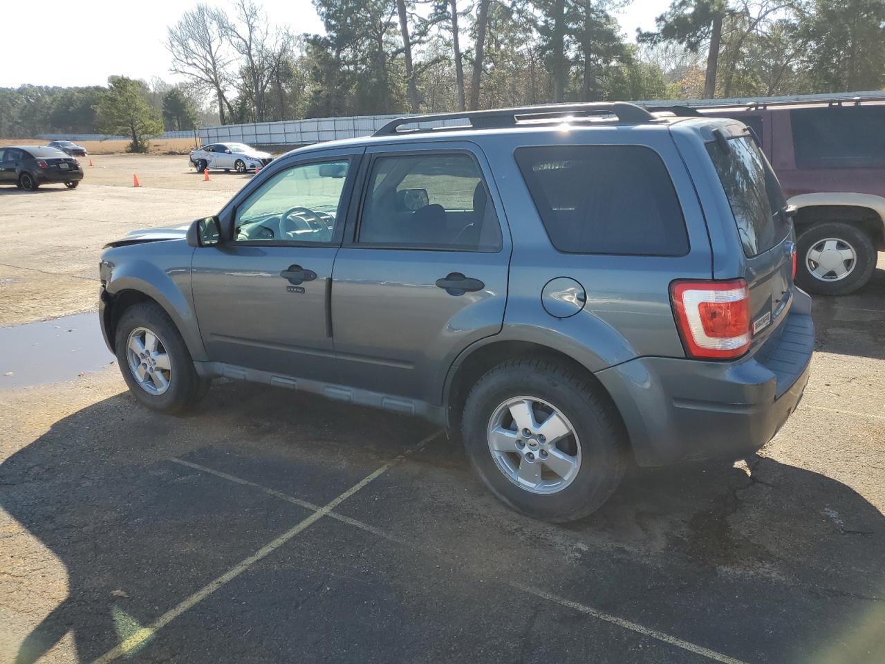 2010 FORD ESCAPE XLT - Фото 2
