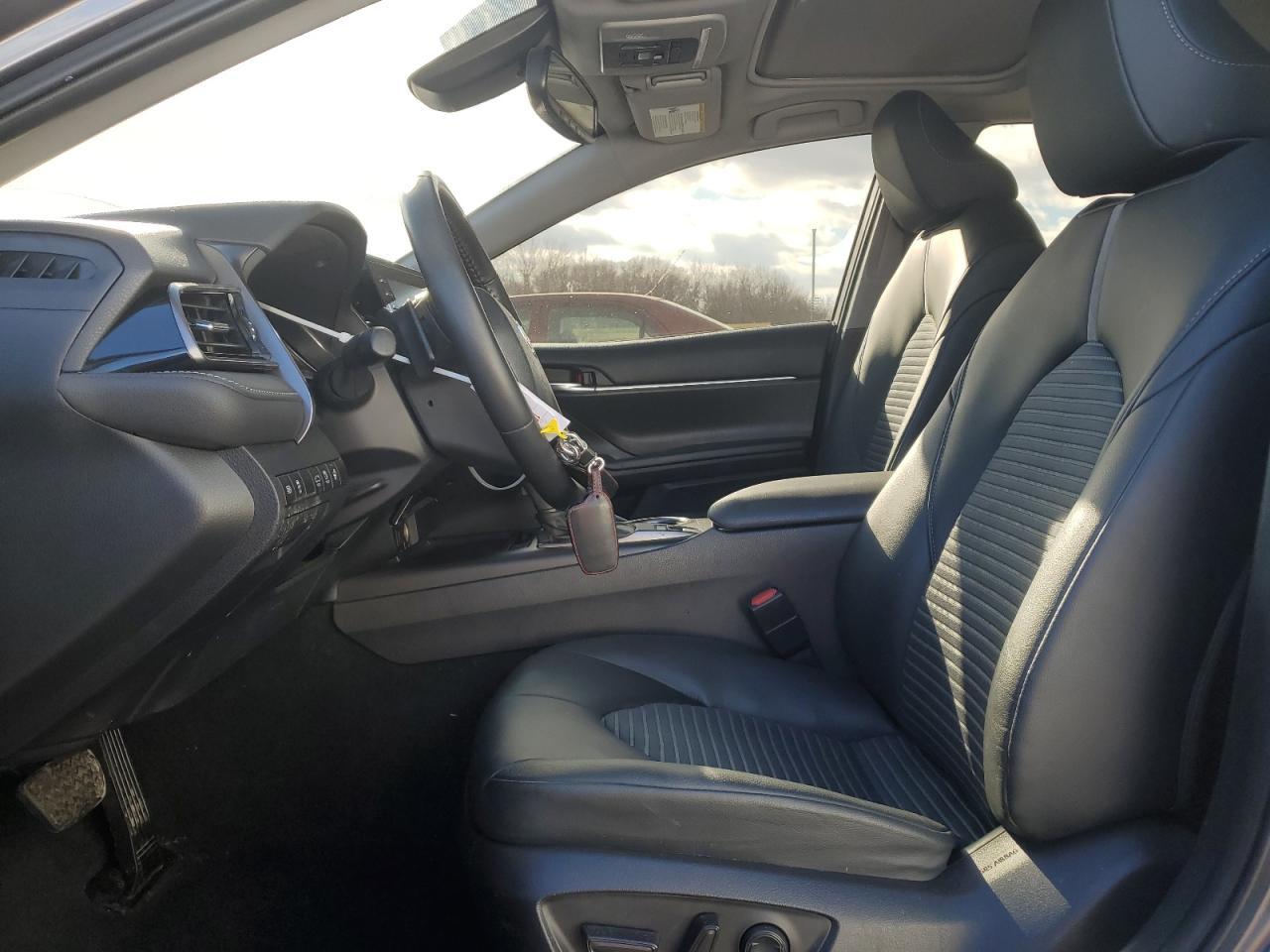 2021 TOYOTA CAMRY SE - Фото 7