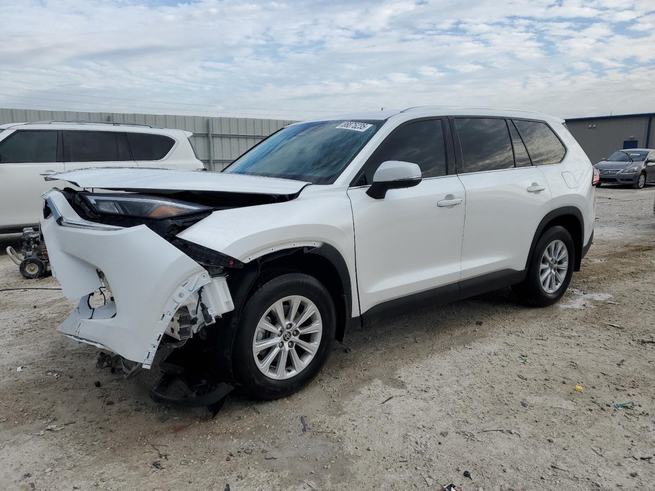 2024 TOYOTA GRAND HIGH