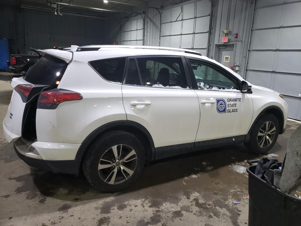 2016 TOYOTA RAV4 XLE - Image 3