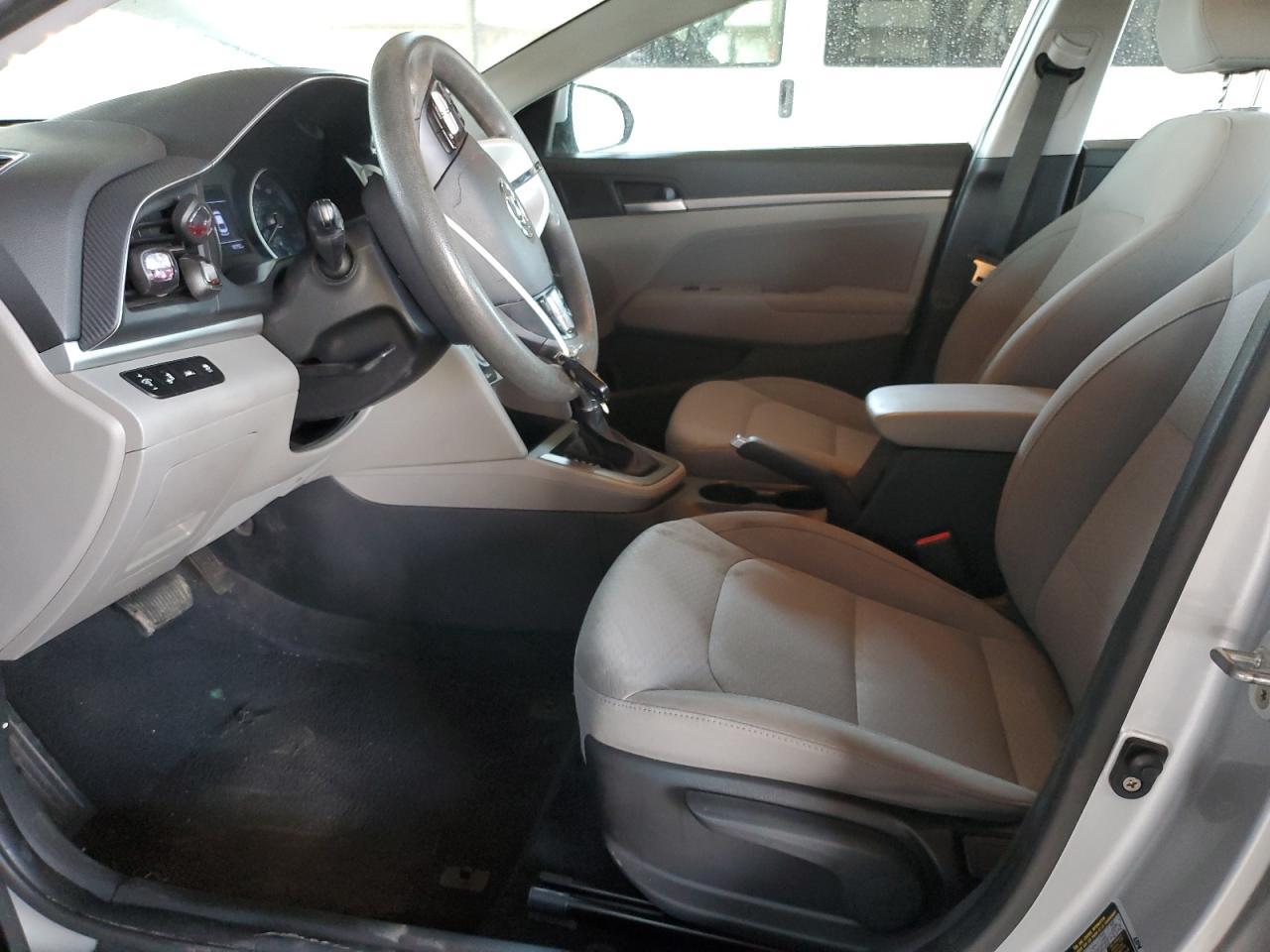 2019 HYUNDAI ELANTRA SE - Фото 7