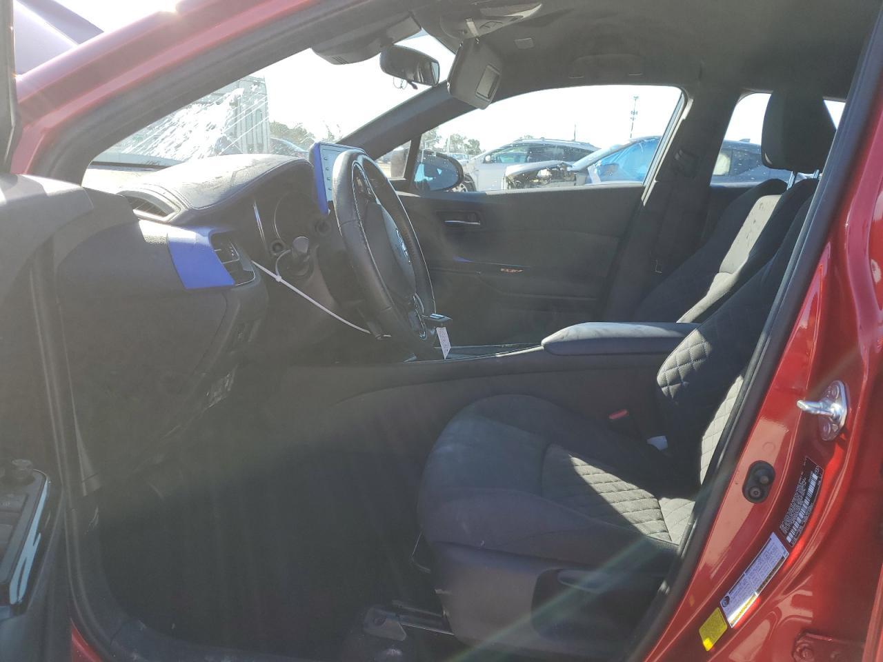 2021 TOYOTA C-HR XLE - Фото 7
