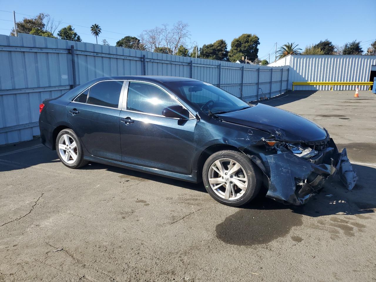 2014 TOYOTA CAMRY L - Image 4