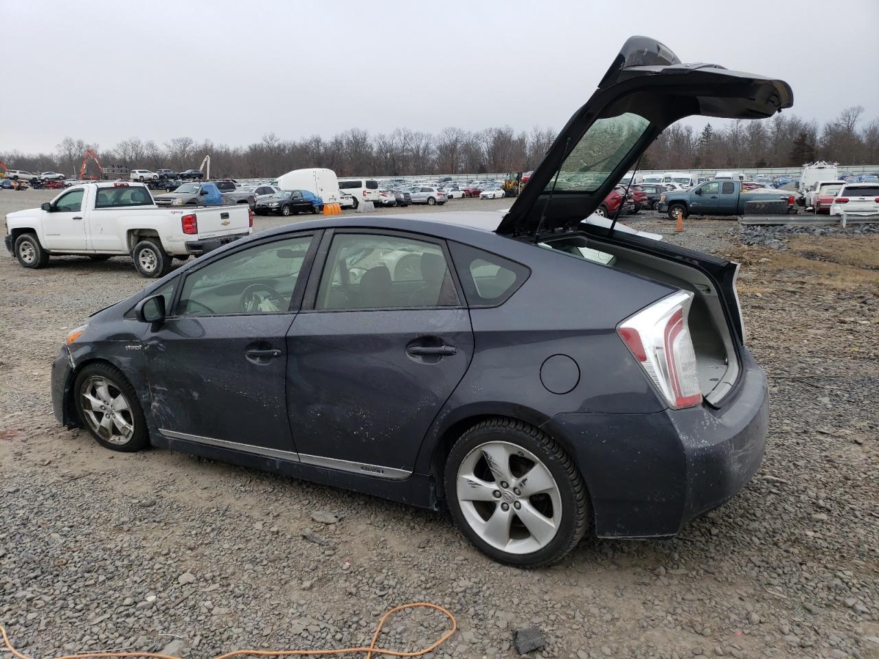 2015 TOYOTA PRIUS - Фото 2