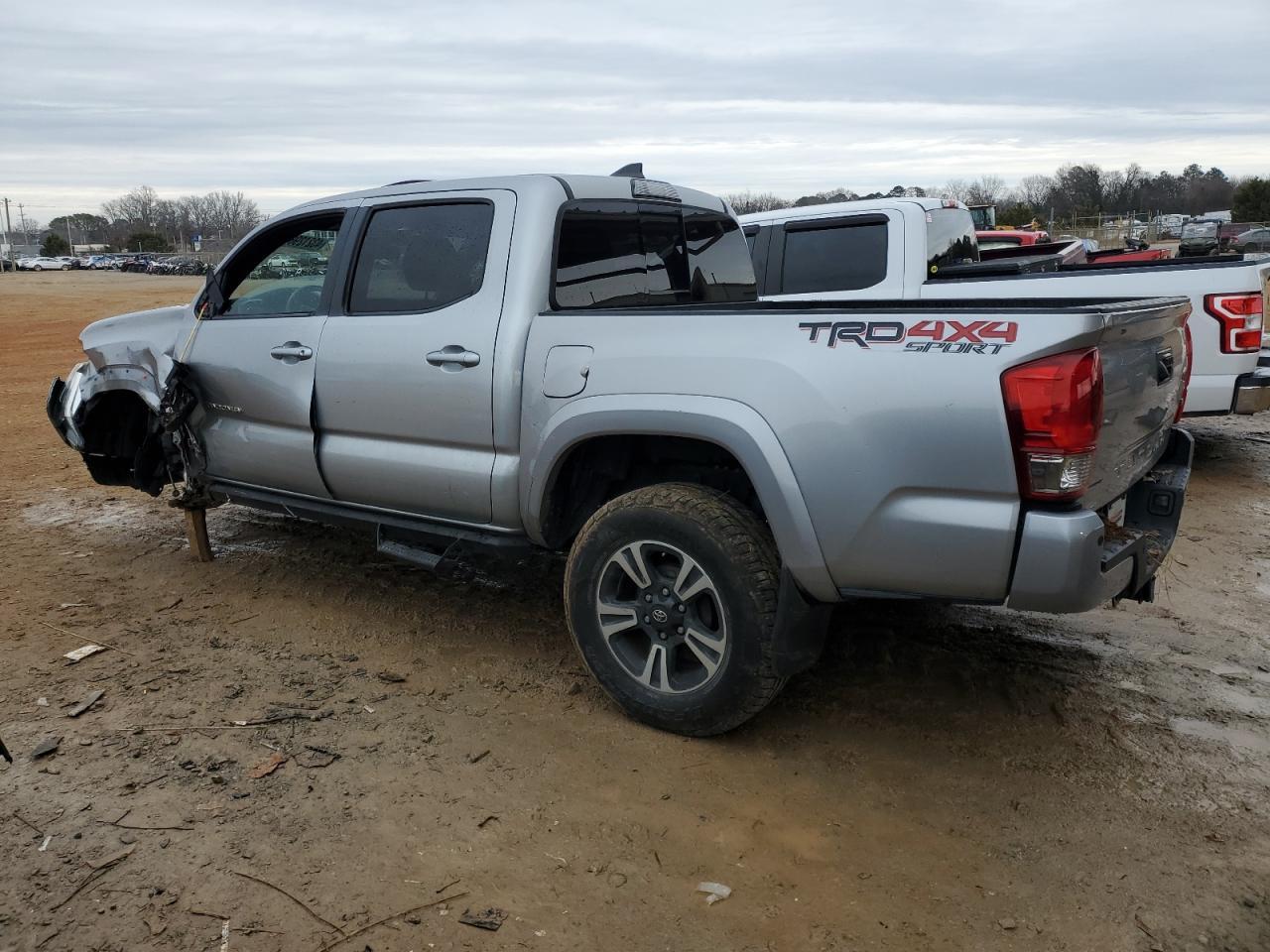 2017 TOYOTA TACOMA DOU - Фото 2