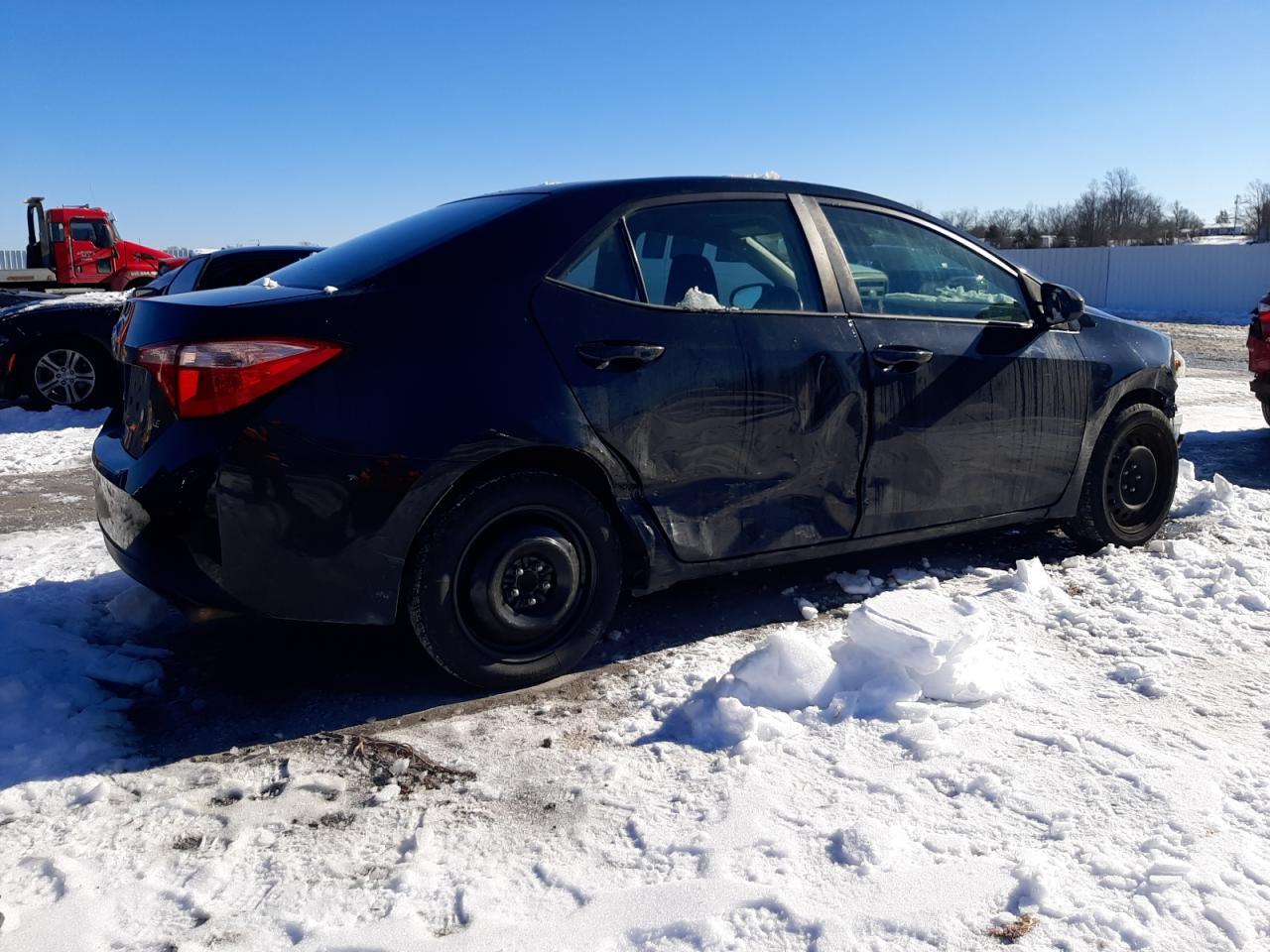2019 TOYOTA COROLLA L - Фото 3