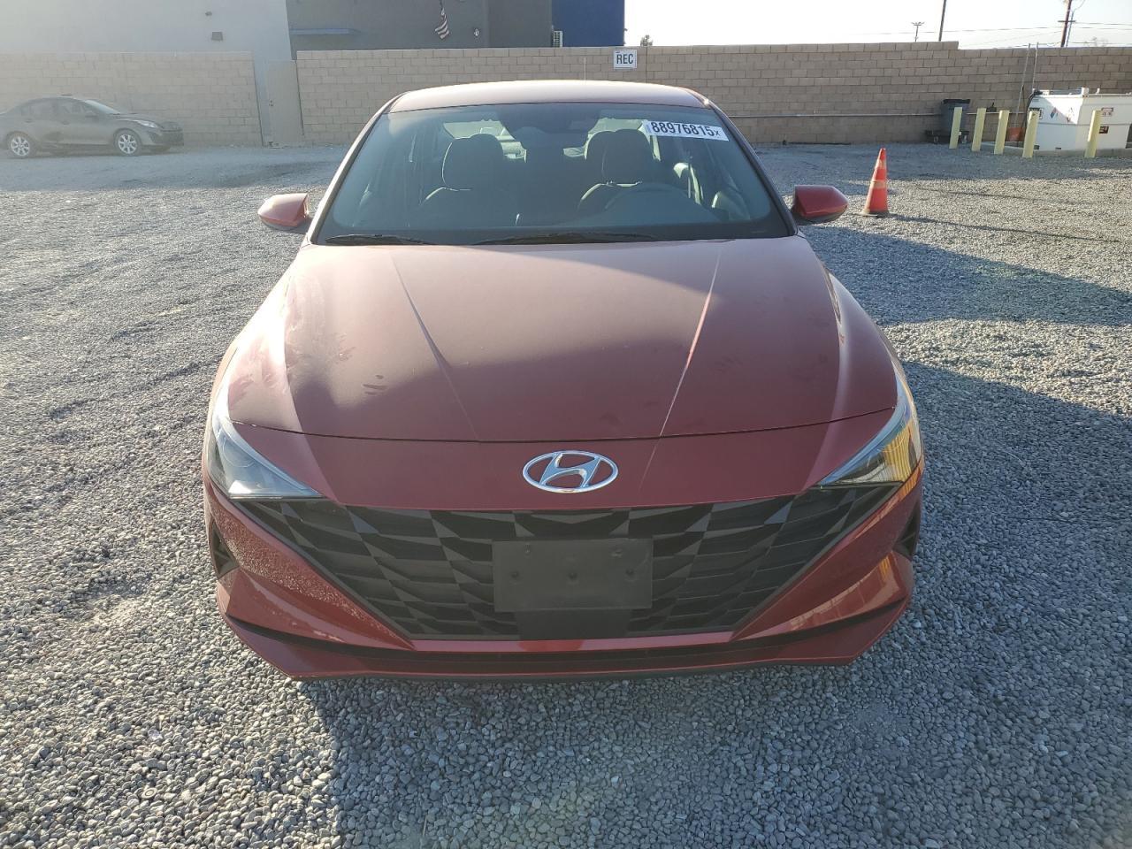 2023 HYUNDAI ELANTRA SE - Фото 5