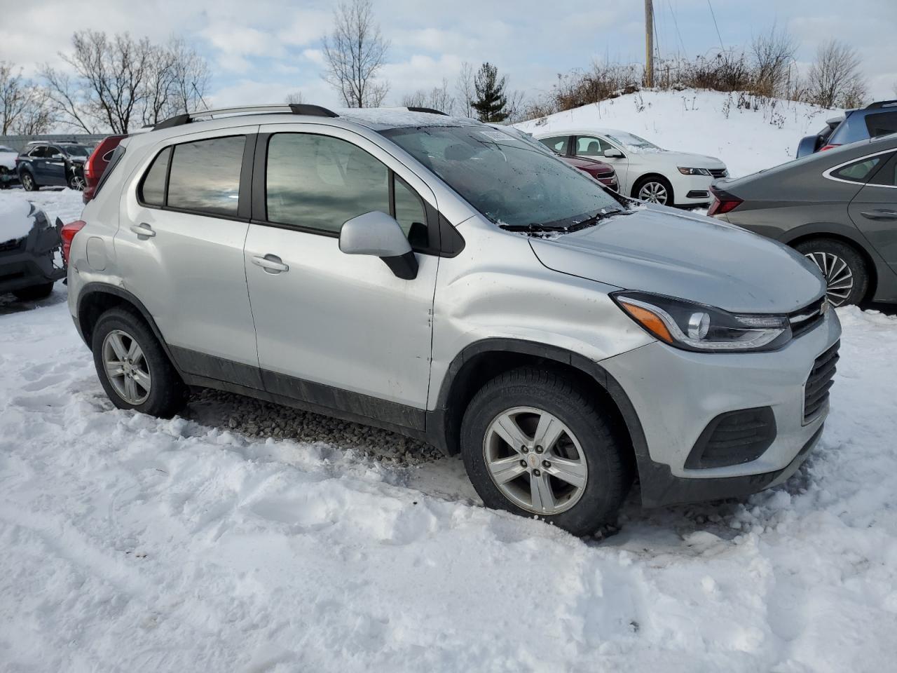 2021 CHEVROLET TRAX 1LT - Image 4