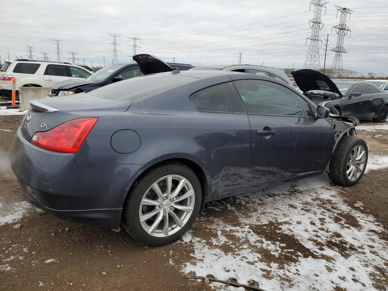 2011 INFINITI G37 - Фото 3