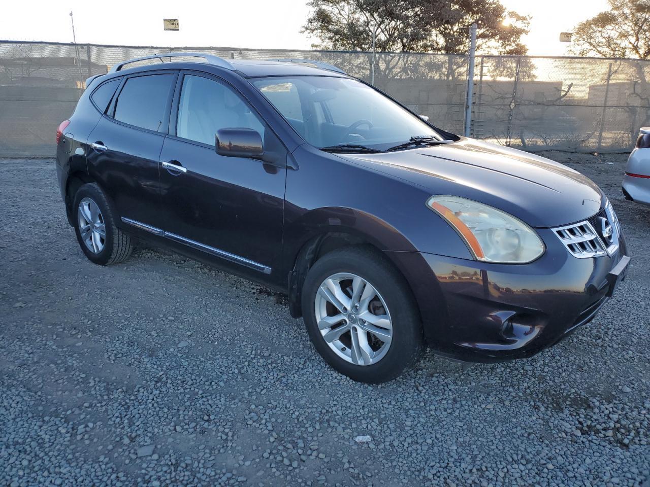 2013 NISSAN ROGUE S - Фото 4