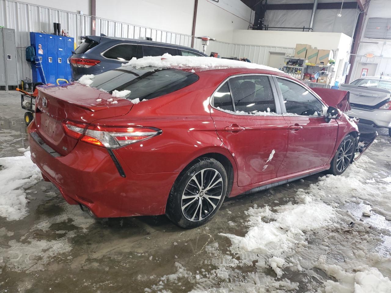2020 TOYOTA CAMRY SE - Image 3