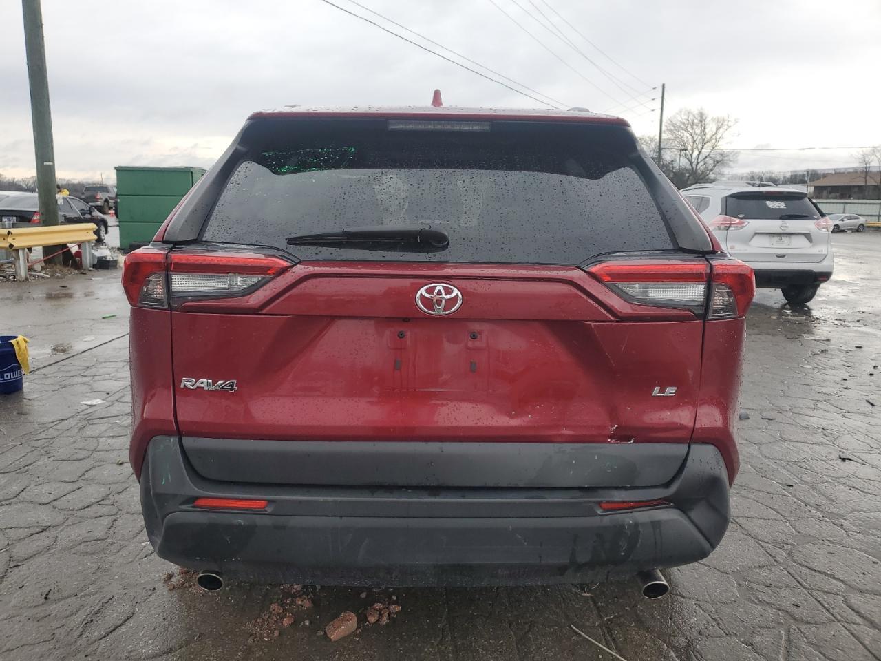 2021 TOYOTA RAV4 LE - Фото 6