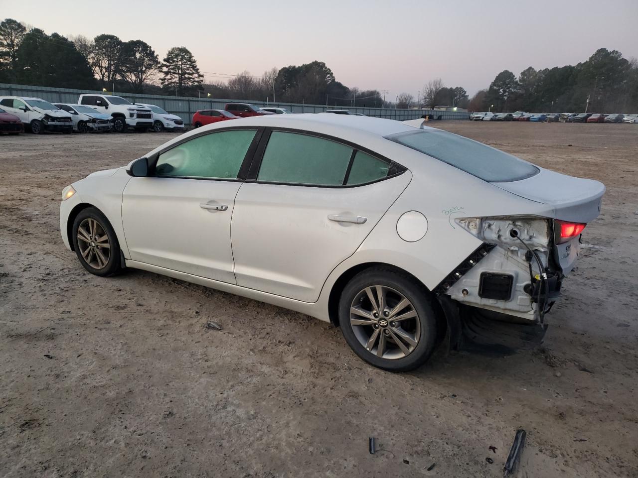 2017 HYUNDAI ELANTRA SE - Фото 2