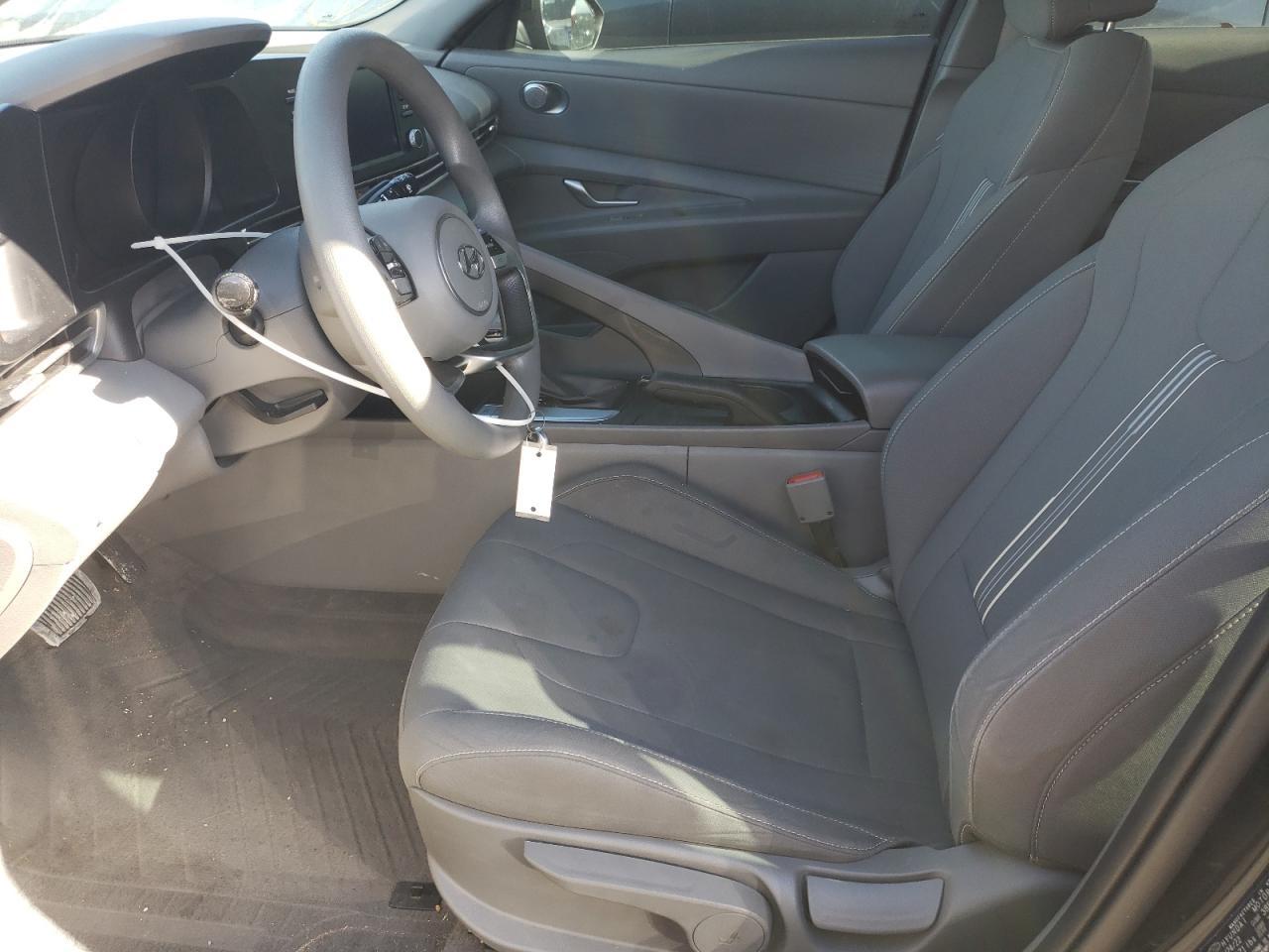 2022 HYUNDAI ELANTRA SE - Image 7