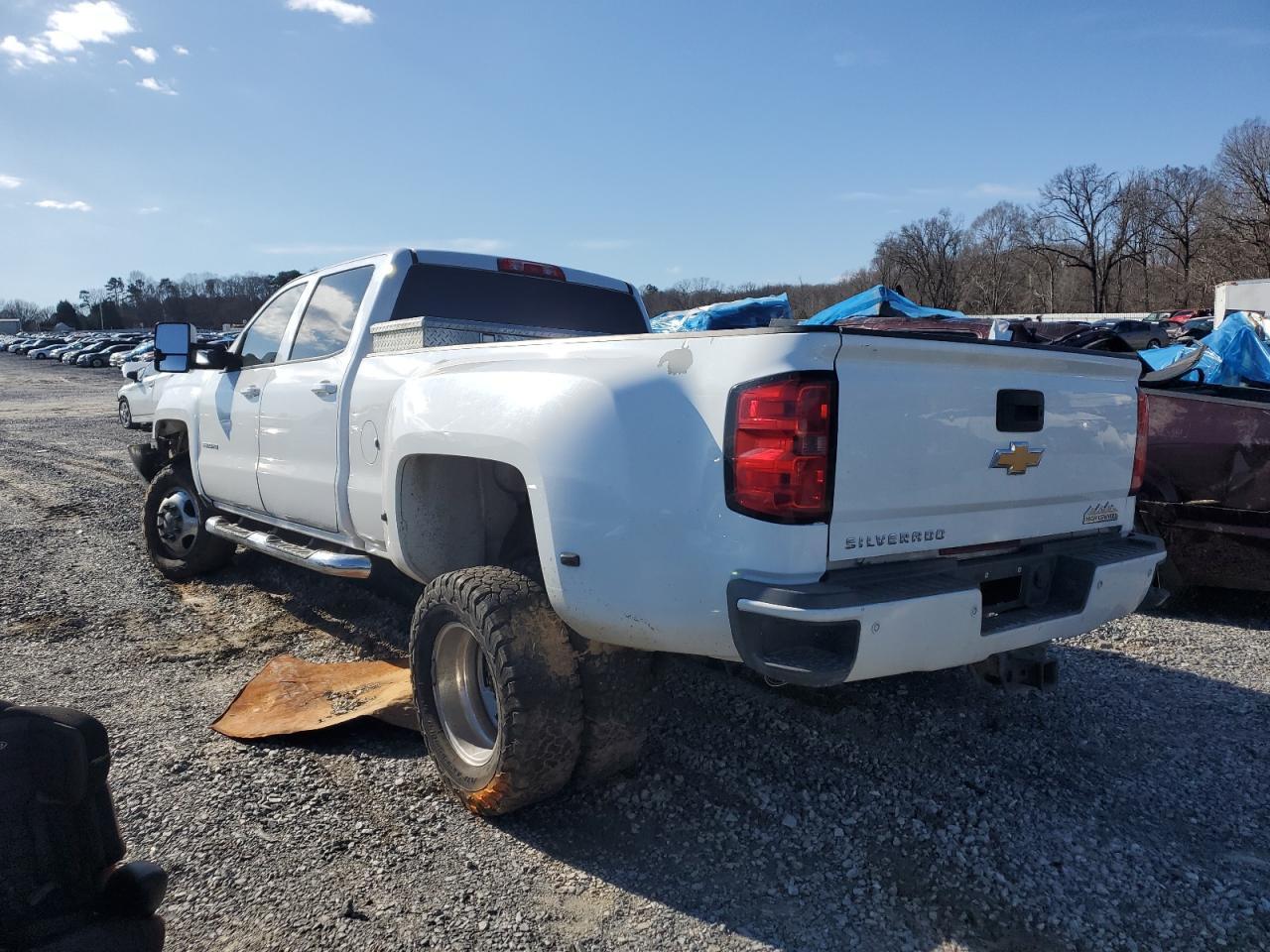 2015 CHEVROLET SILVERADO - Image 2