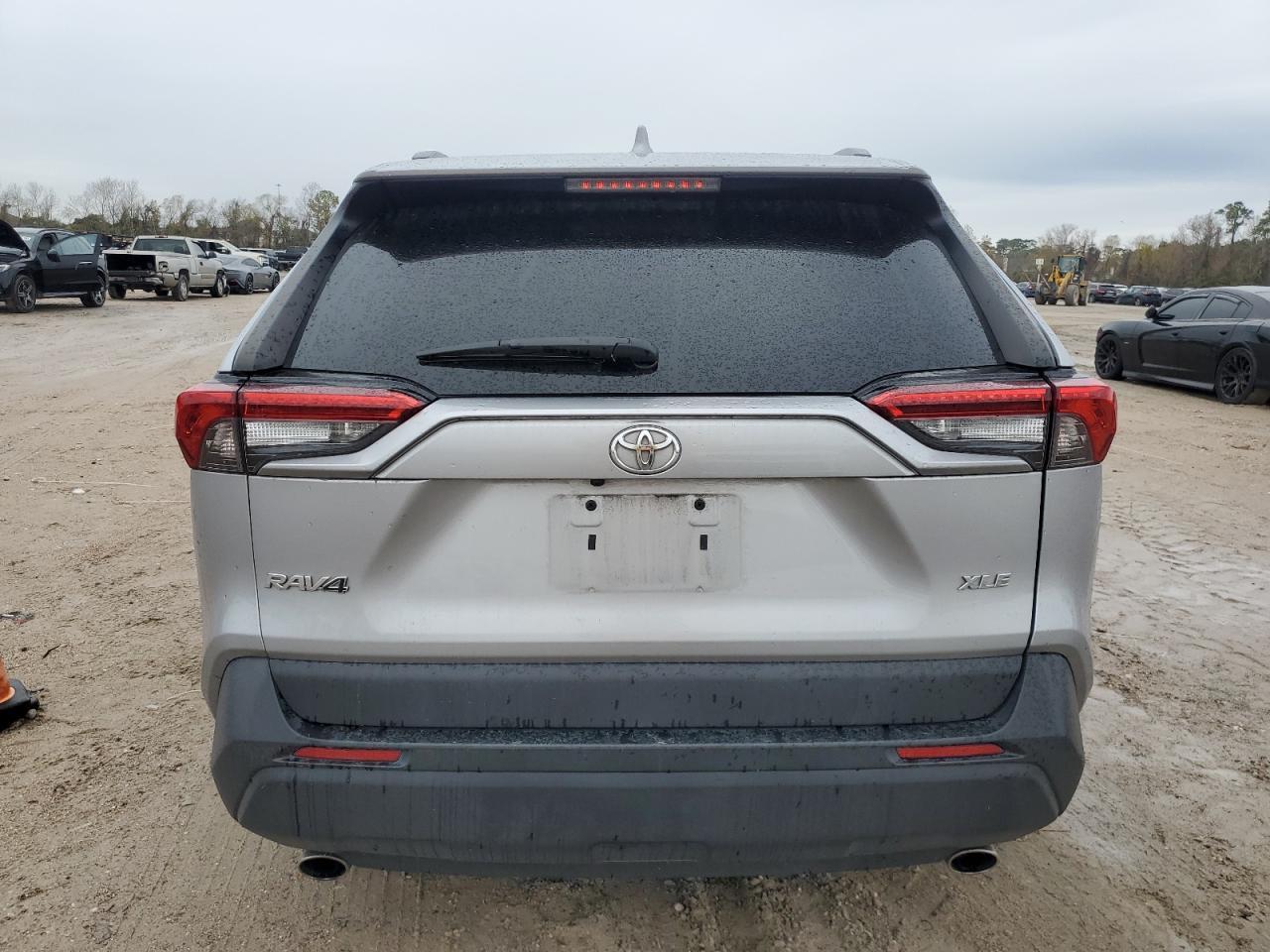 2020 TOYOTA RAV4 XLE P - Image 6