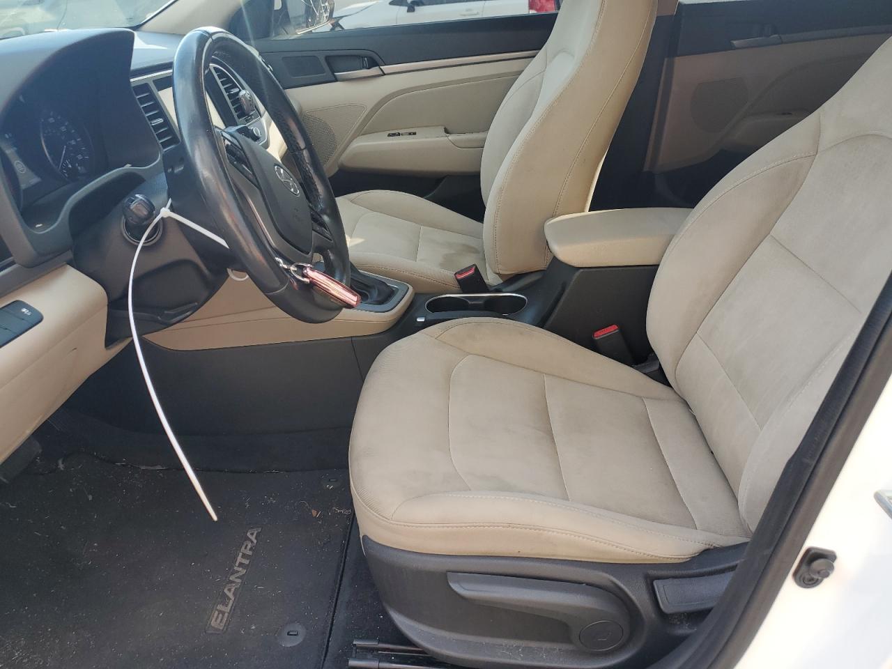 2018 HYUNDAI ELANTRA SE - Image 7