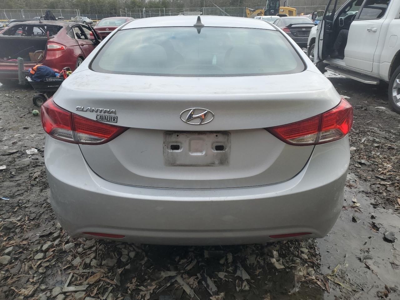 2013 HYUNDAI ELANTRA GL - Image 6