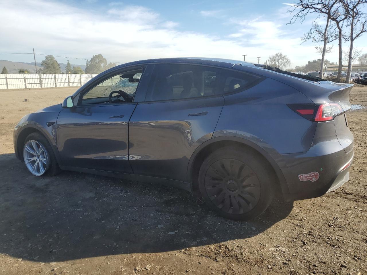 2023 TESLA MODEL Y - Image 2
