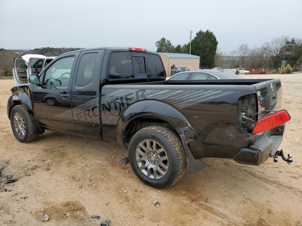 2012 NISSAN FRONTIER S - Фото 2