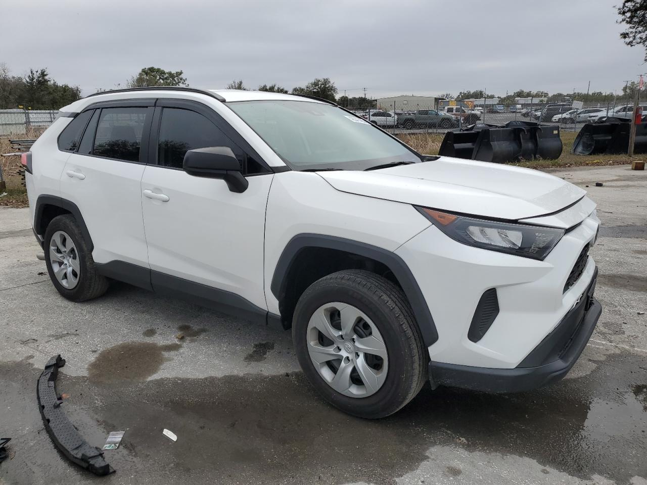 2021 TOYOTA RAV4 LE - Фото 4
