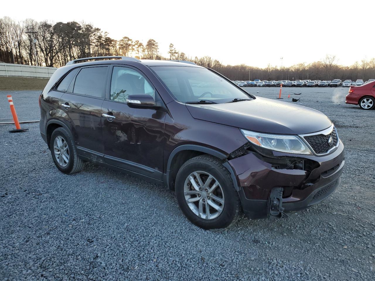 2014 KIA SORENTO LX - Image 4