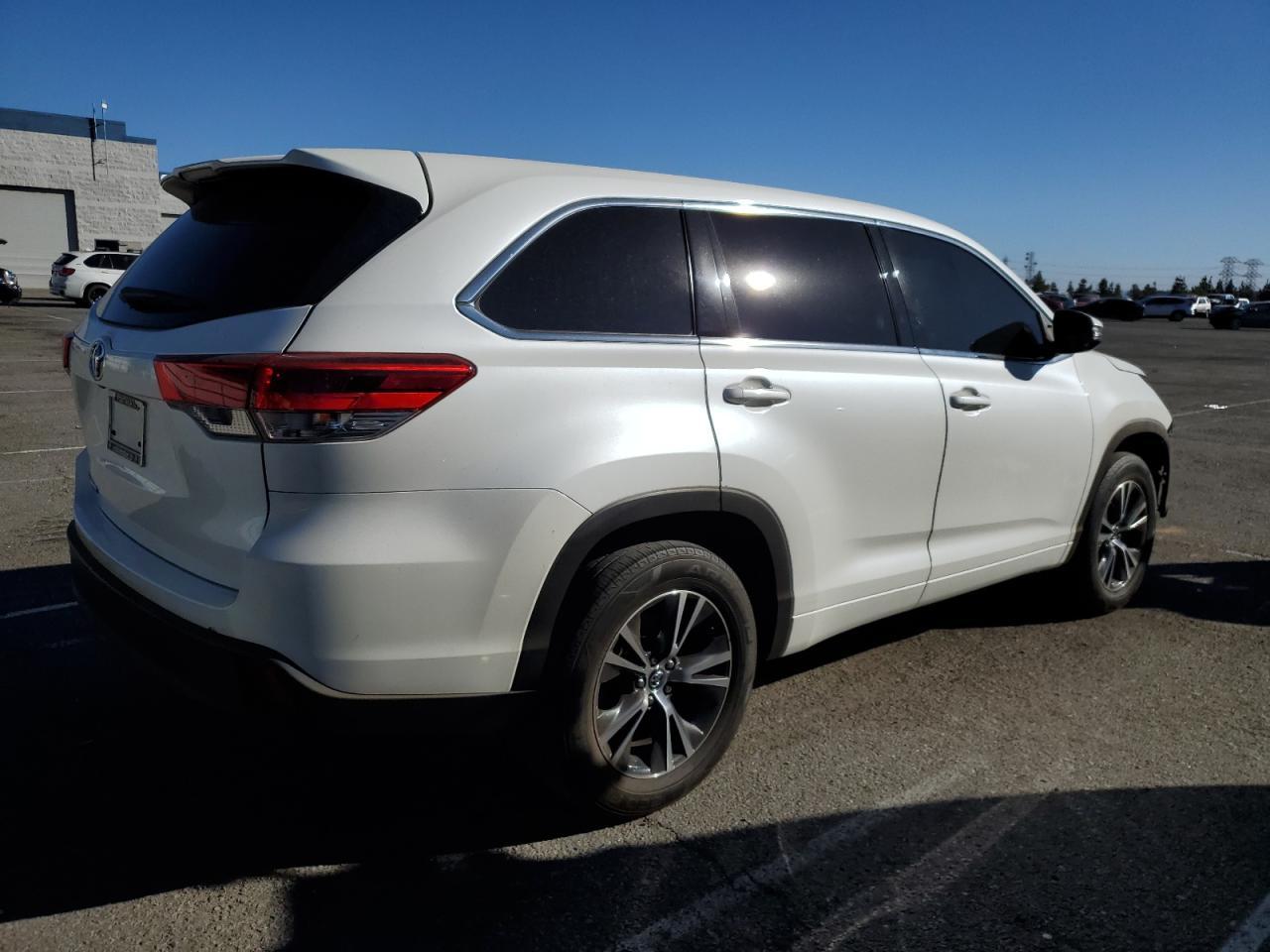 2018 TOYOTA HIGHLANDER - Фото 3