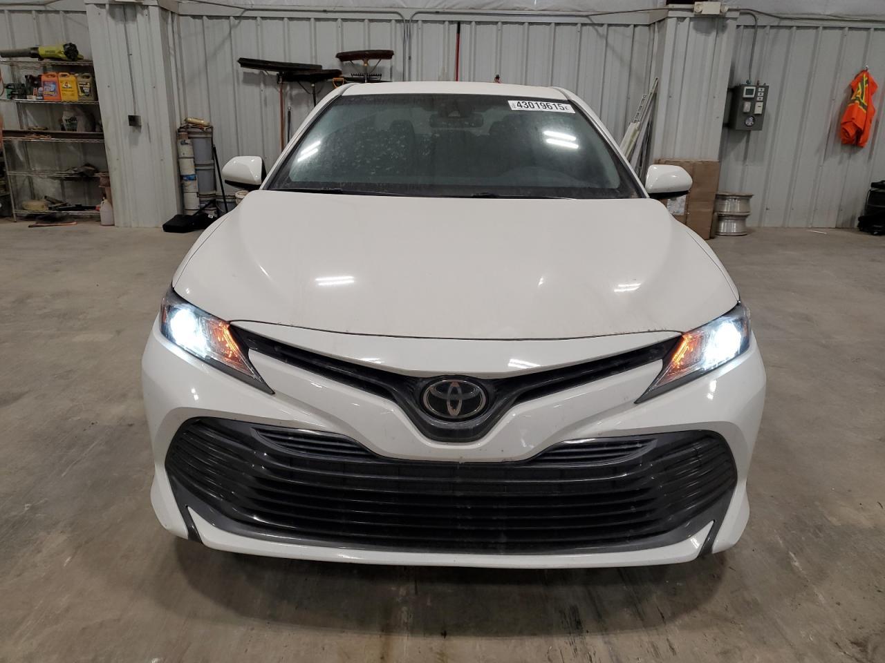 2018 TOYOTA CAMRY L - Фото 5