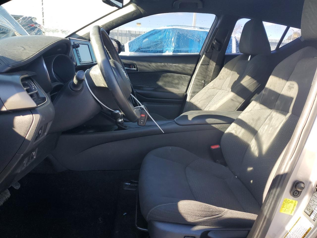 2018 TOYOTA C-HR XLE - Image 7