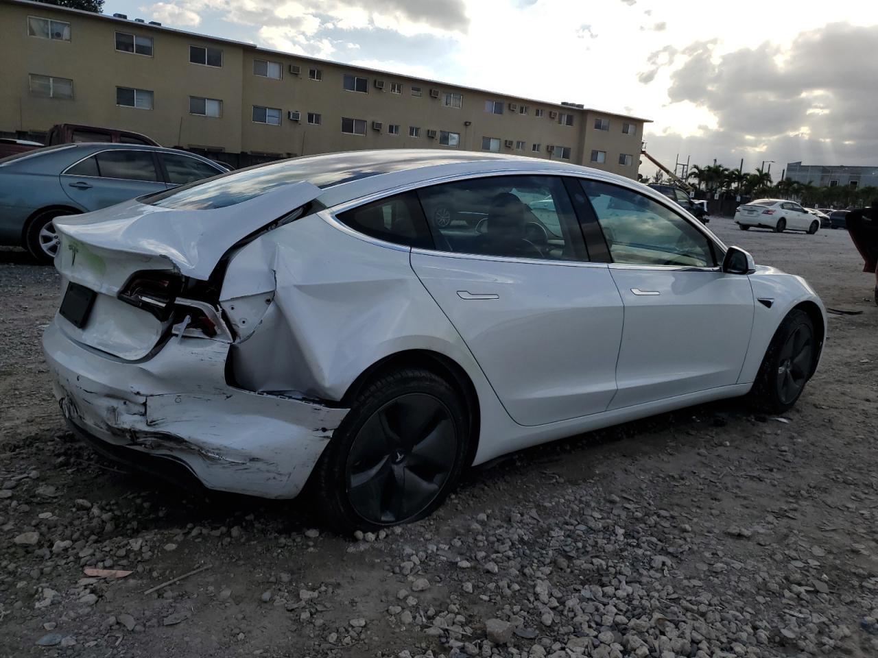 2019 TESLA MODEL 3 - Image 3