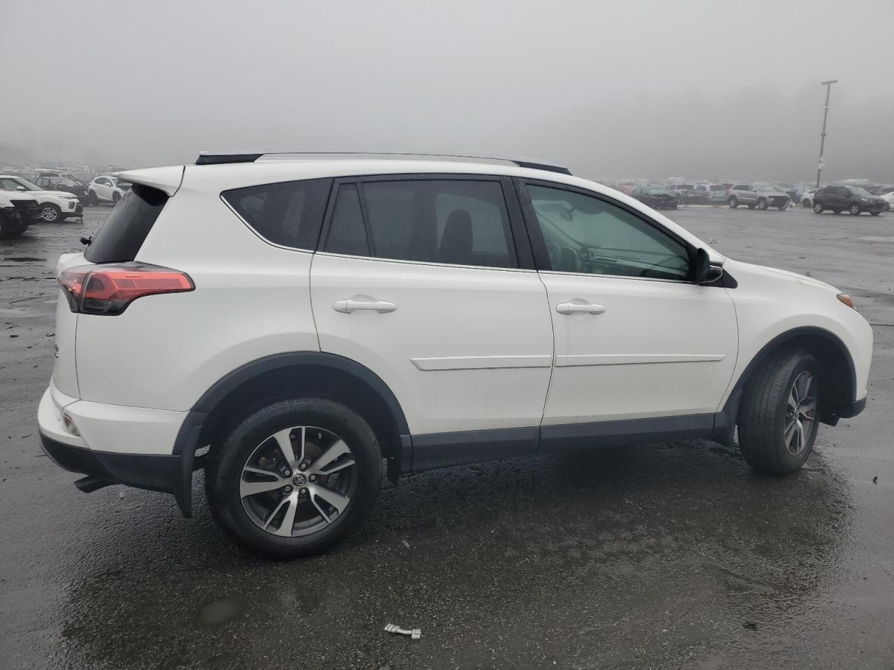 2017 TOYOTA RAV4 XLE - Фото 3