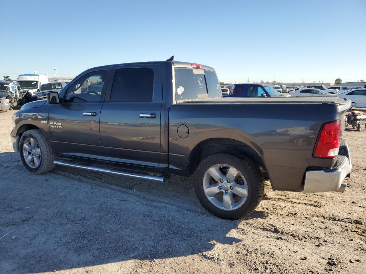 2014 RAM 1500 SLT - Фото 2