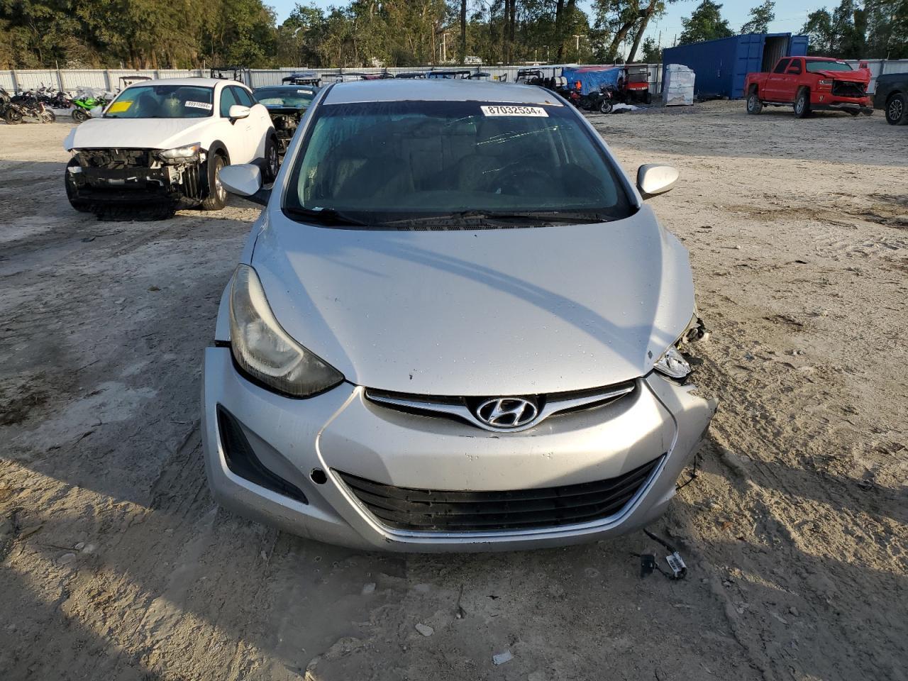 2015 HYUNDAI ELANTRA SE - Image 5