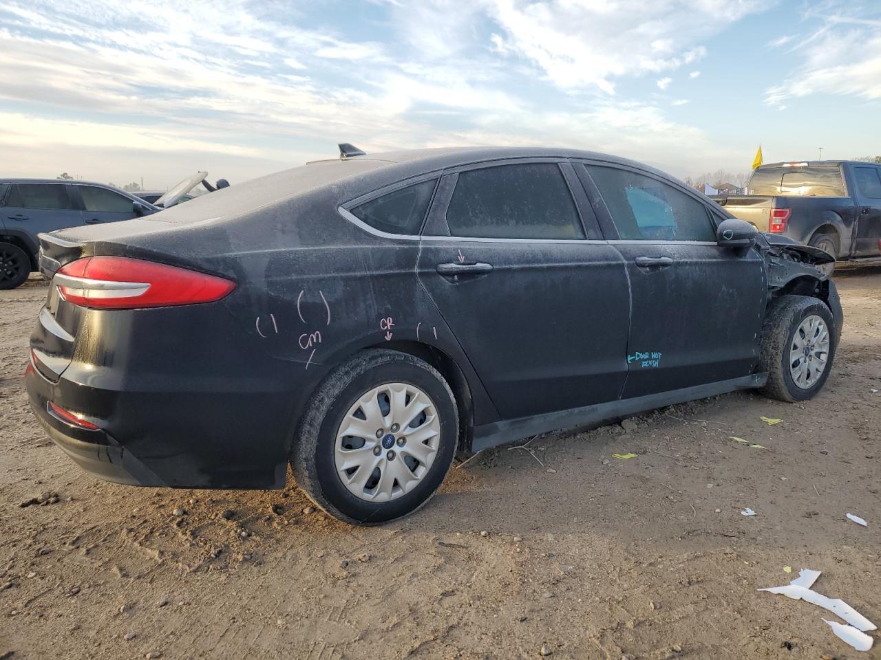 2020 FORD FUSION S - Фото 3