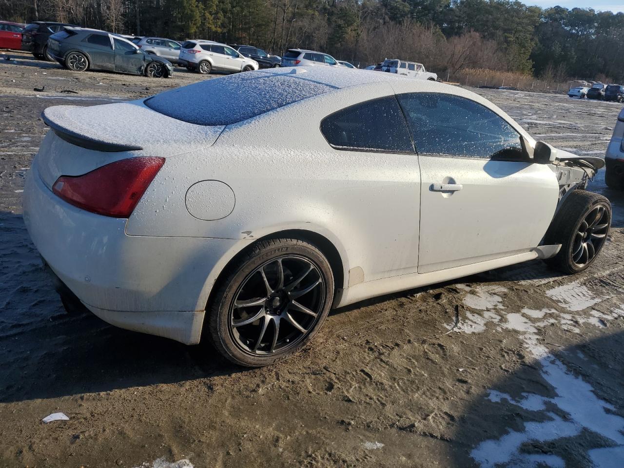 2011 INFINITI G37 - Фото 3