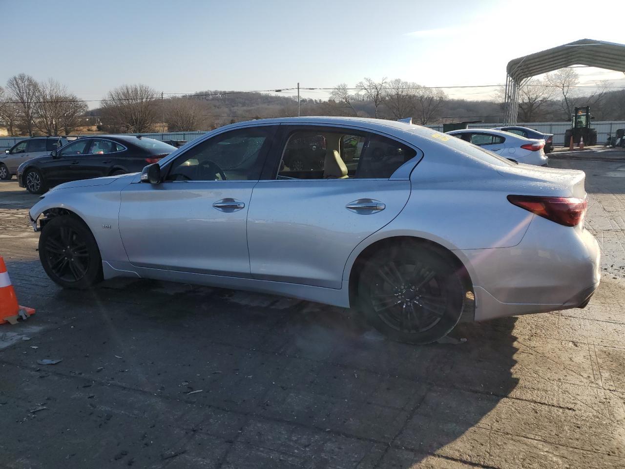2018 INFINITI Q50 LUXE - Image 2