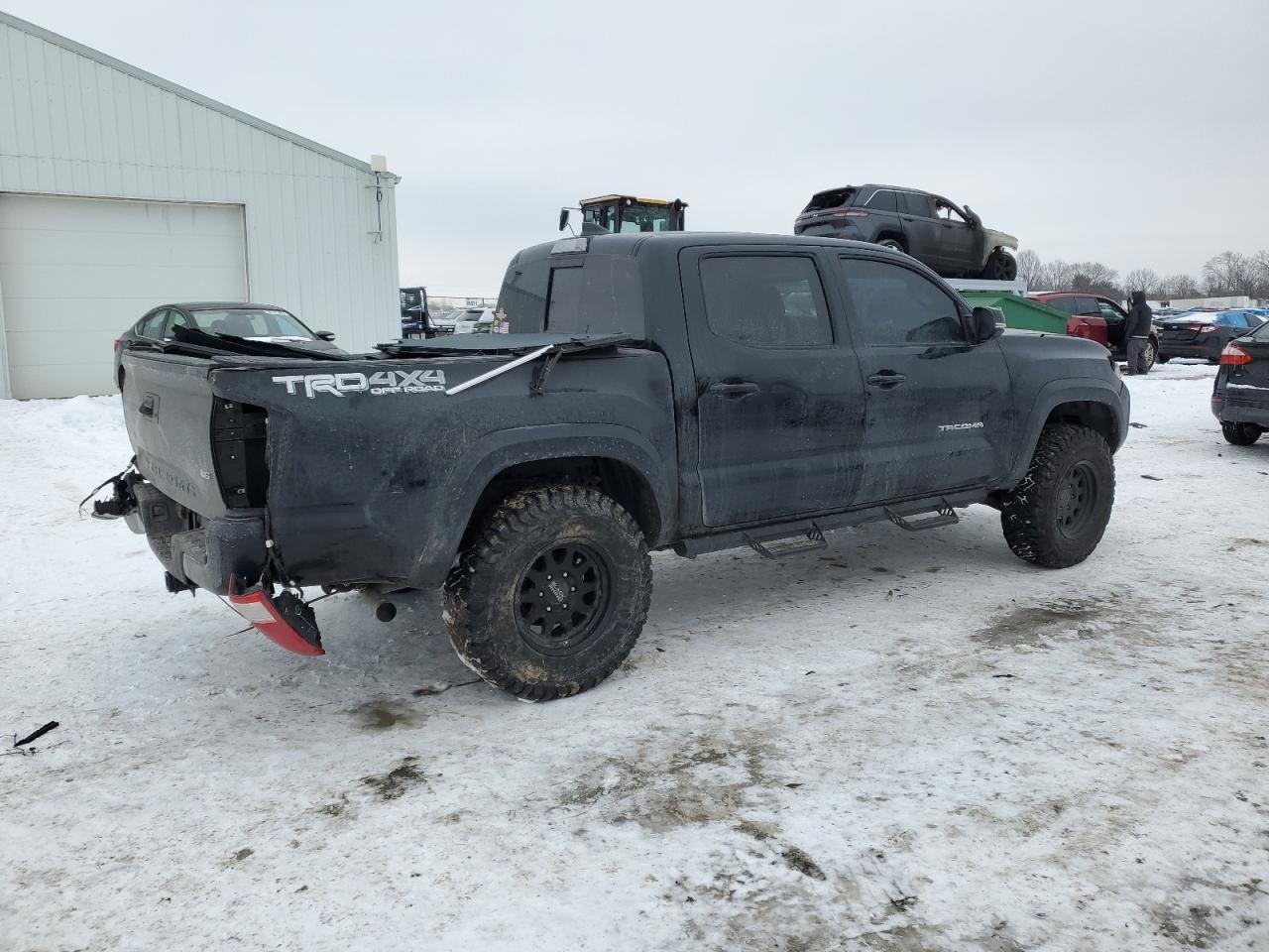2017 TOYOTA TACOMA DOU - Фото 3