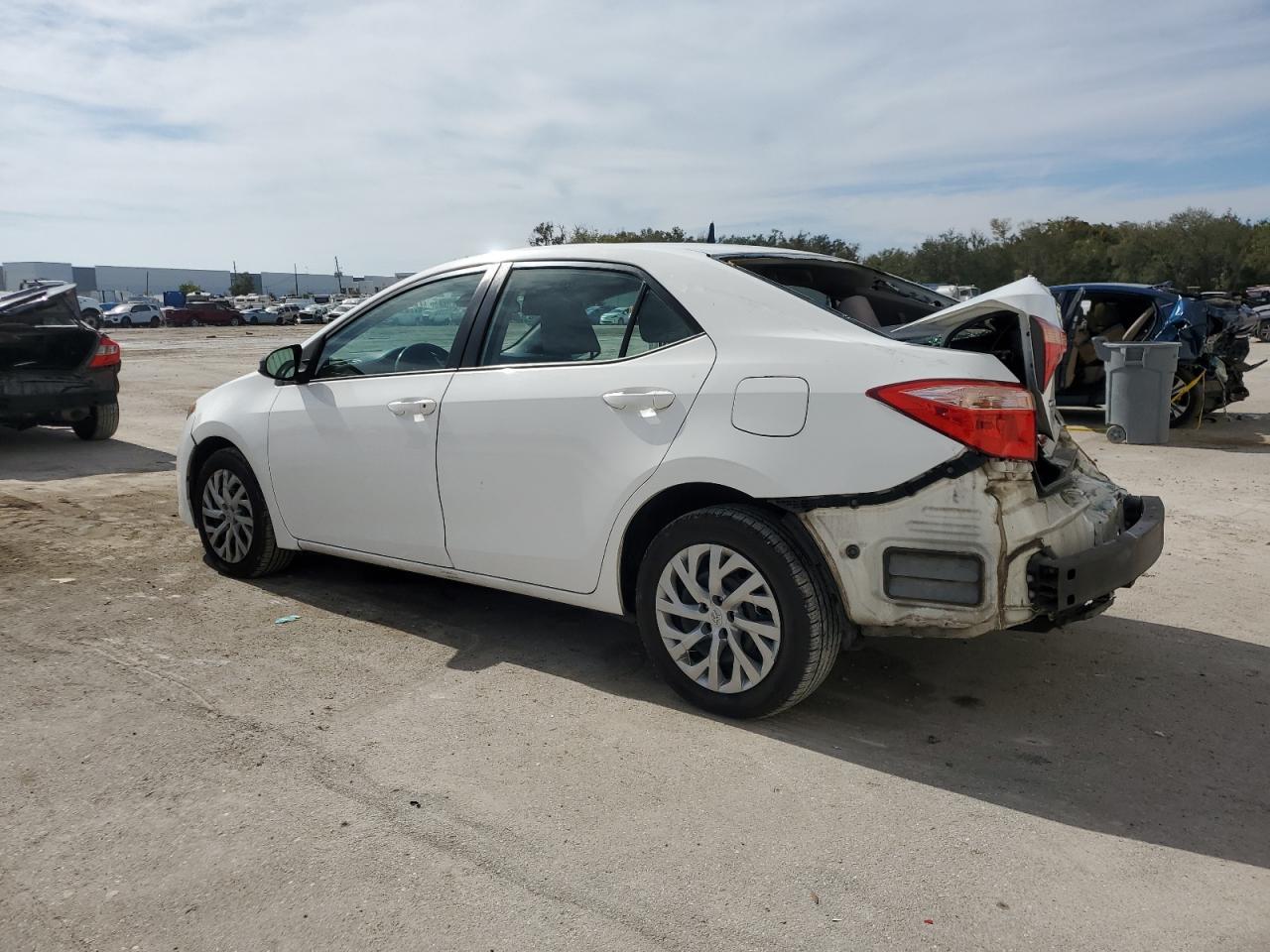2018 TOYOTA COROLLA L - Image 2