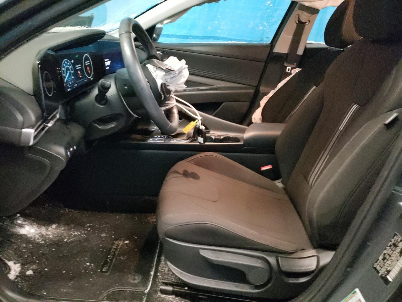 2023 HYUNDAI ELANTRA SE - Image 7