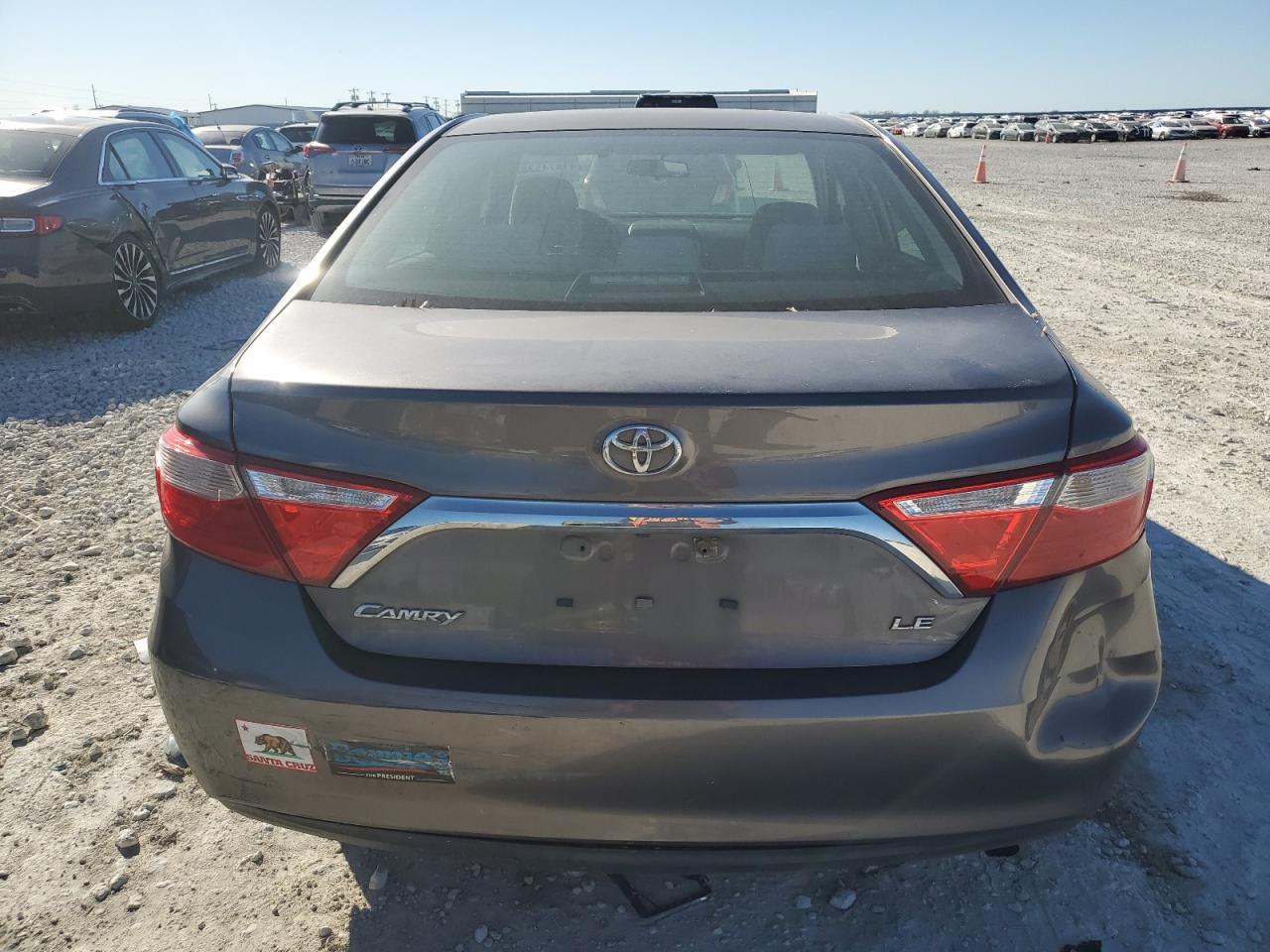 2016 TOYOTA CAMRY LE - Фото 6
