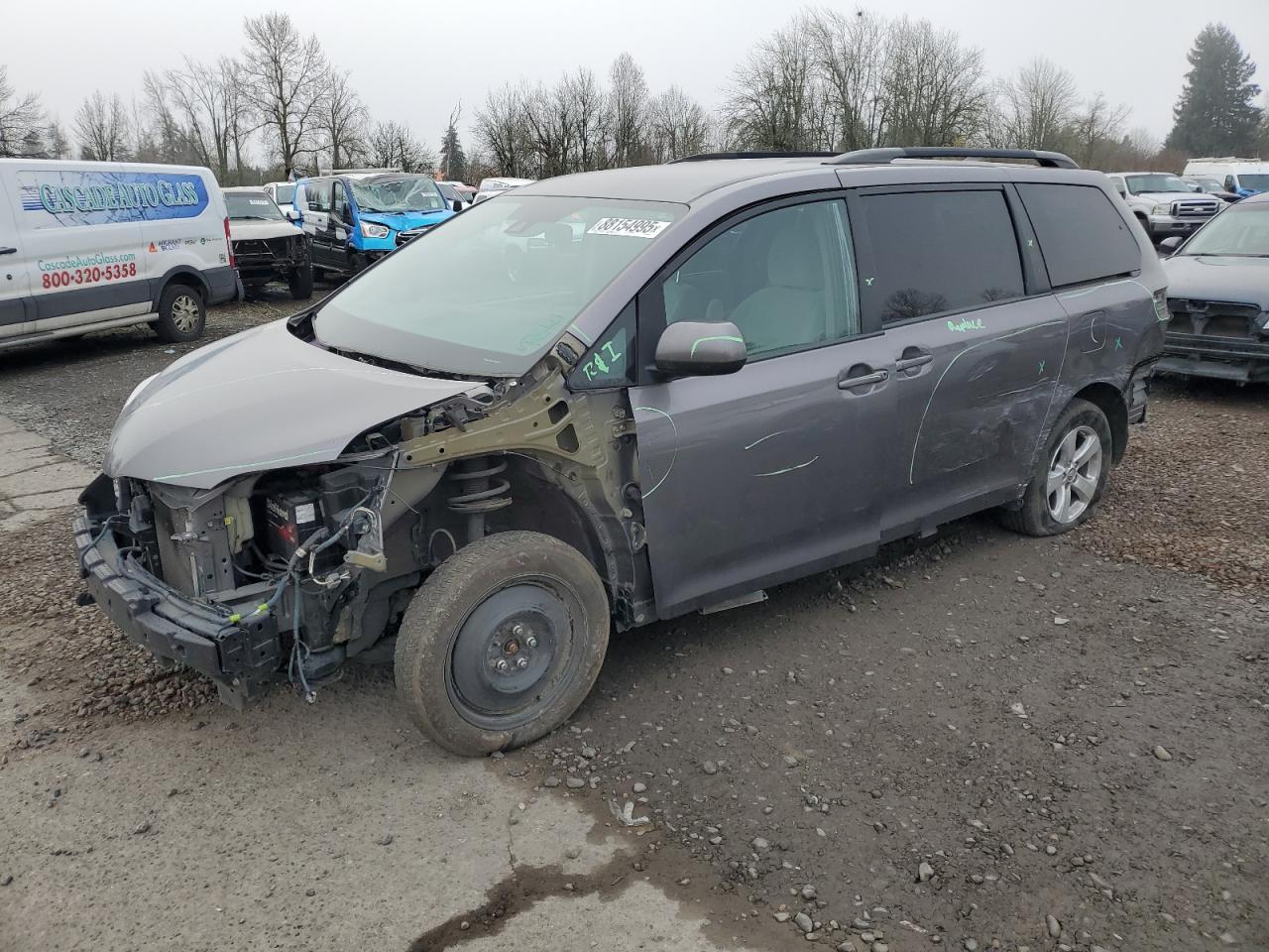 2019 TOYOTA SIENNA LE